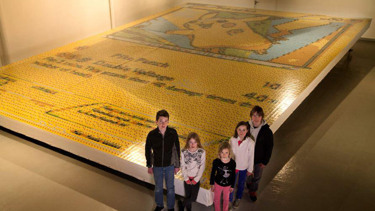 Flip 2 coins. This mosaic drops 40 jaws times the number of heads.