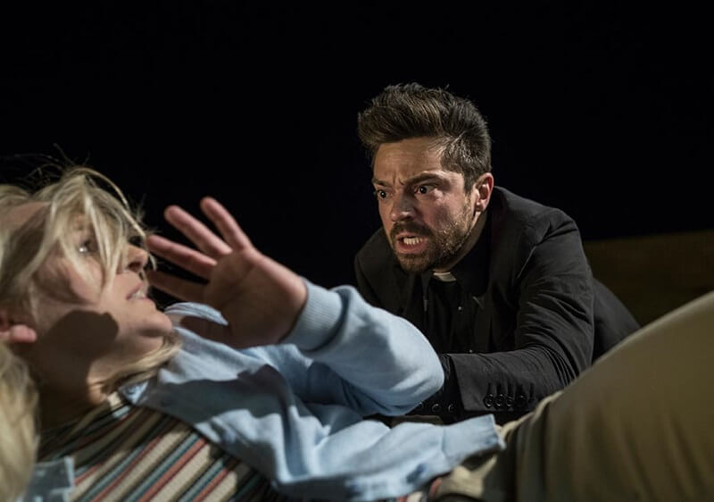 Jesse battling an Angel