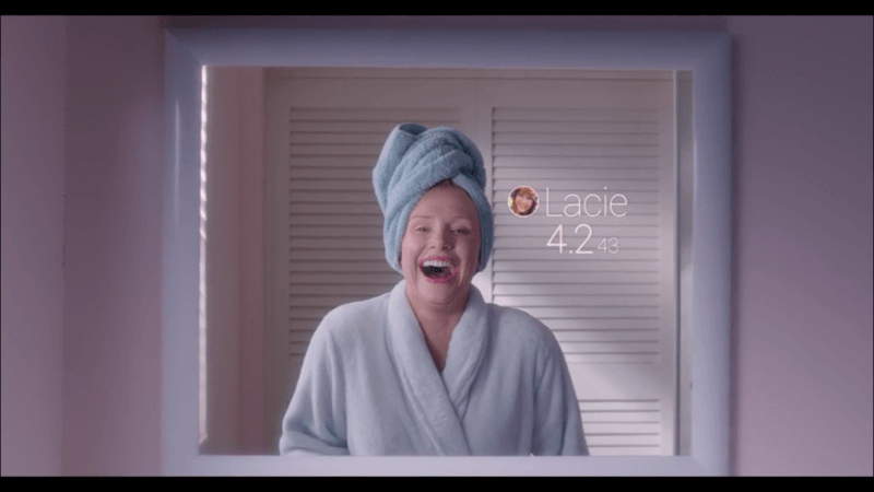 Smiles (fake or not) are key to a five star raiting