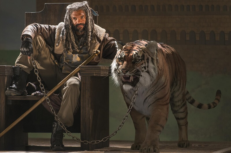 King Ezekiel and Shiva in the Walking Dead