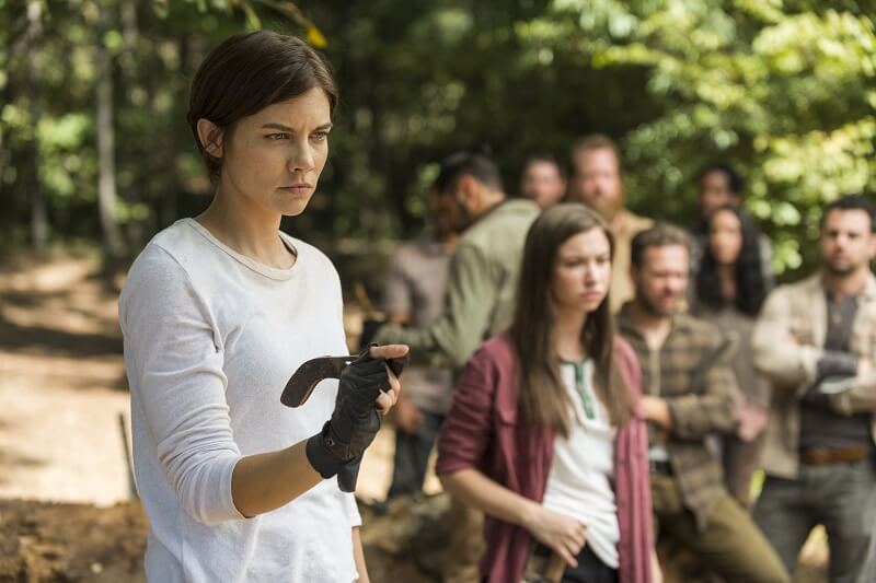 Maggie and Enid training the Hilltop for war