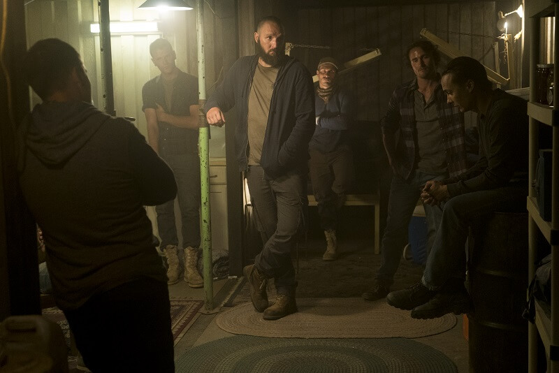 Frank Dillane as Nick Clark, Matt Lasky as Coop - Fear the Walking Dead