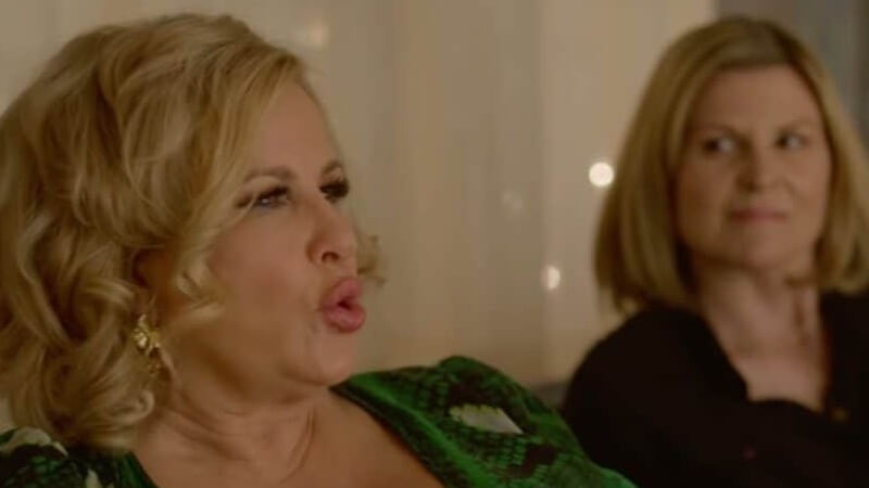 A jolly love story can be found in "Single All the Way".