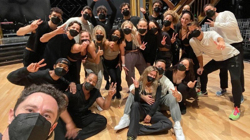 DWTS castmembers pose for photo observing safety protocol amid COVID-19 outbreak