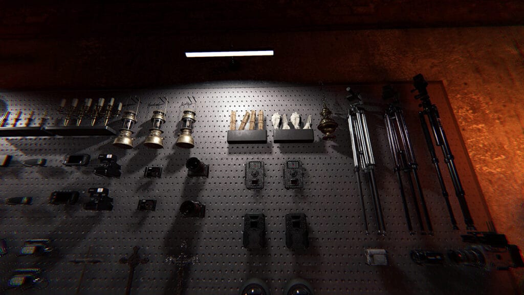 Phasmophobia: How to Use the Smudge Stick Phasmophobia Smudge Sticks