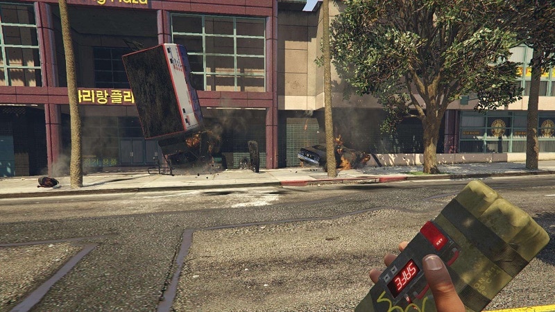 how to detonate sticky bombs in gta v