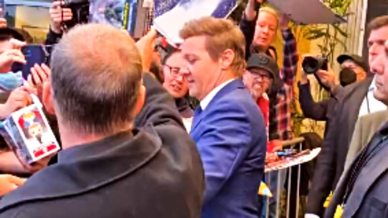 Jeremy Renner signs autographs at Rennervations Los Angeles red carpet premiere