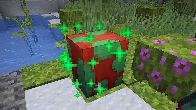Hatching a Minecraft Sniffer Egg on Moss Blocks