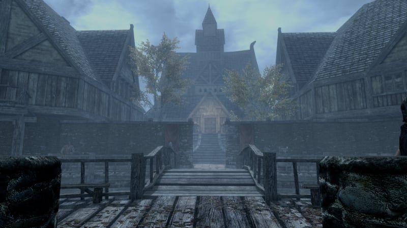An imposing manor in Skyrim