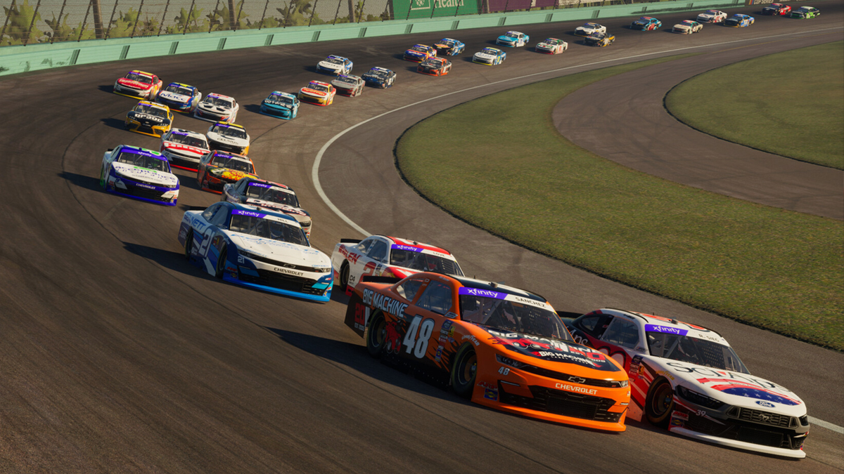 NASCAR iRacing 25 - Score Big This Holiday Season with Gifts for Sports Game Fans