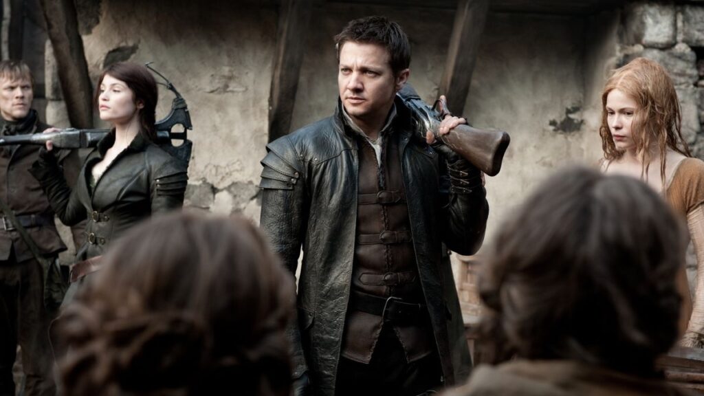 A shot of Jeremy Renner and Gemma Arterton from Hansel & Gretel Witch Hunters