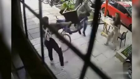 Chair to the Face! Woman Wipes Out Phone Thief in Crazy Way phone thief chair