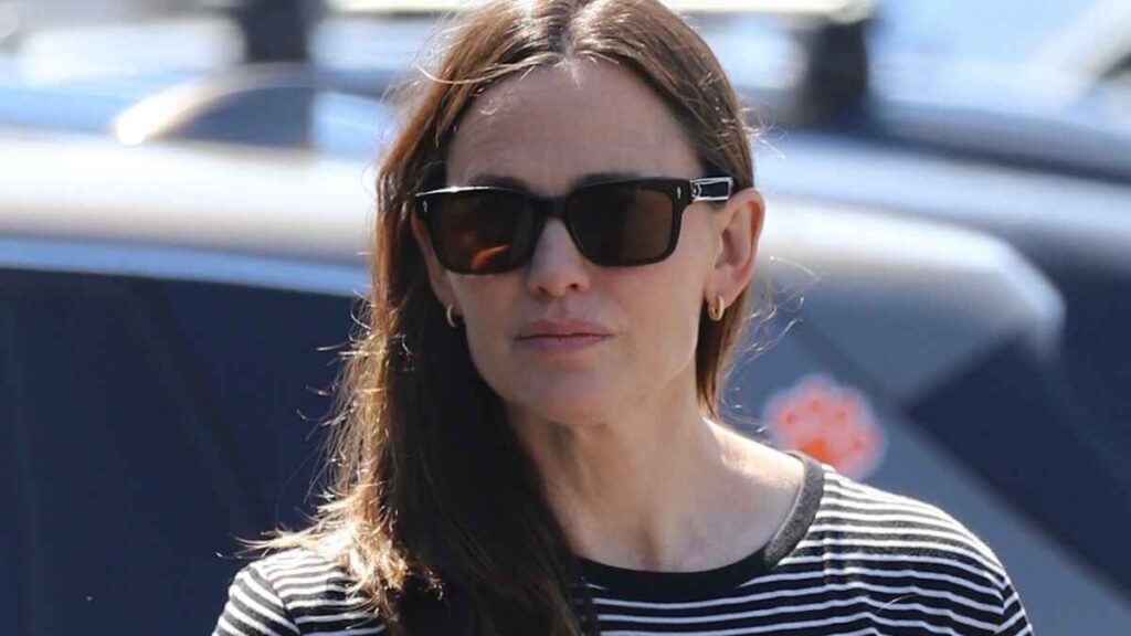Jennifer Garner Holds Back Tears After Friend Dies In Los Angeles Fires: ‘She Didn’t Get Out in Time’ Jennifer Garner