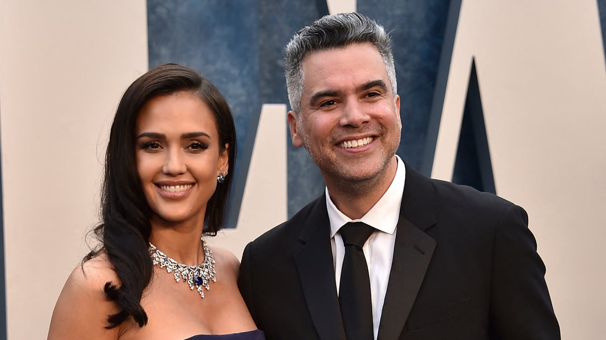 Jessica Alba and Cash Warren attend the Vanity Fair Oscar Party