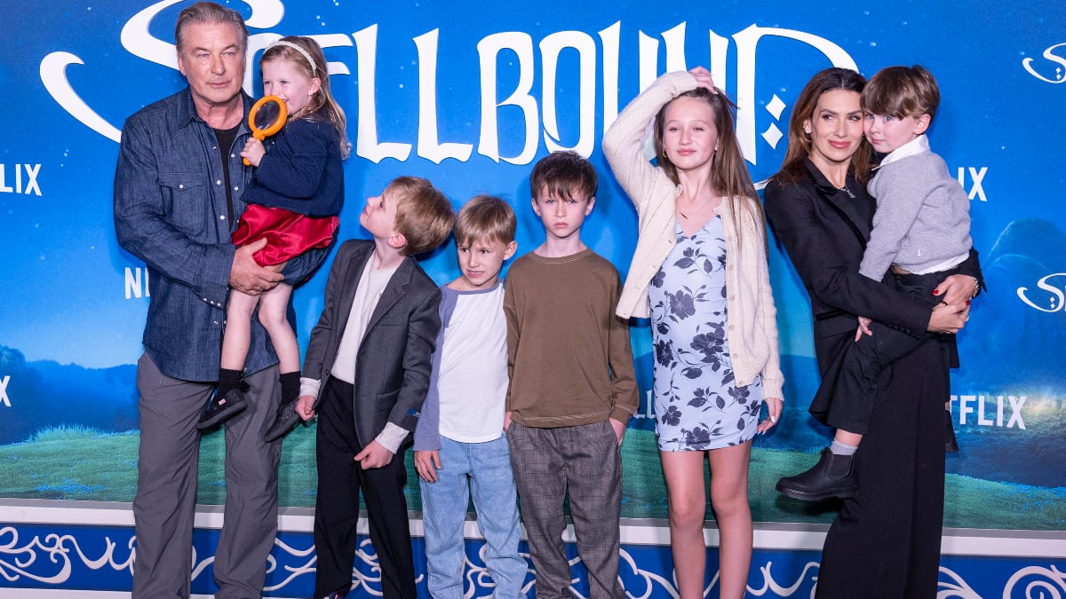 Alec Baldwin with his wife and Kids.