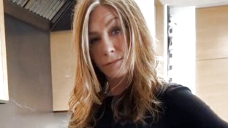 Jennifer Aniston Leaves Hollywood Amid Obama Romance Rumors: ‘Hopeful For Fresh Start’ Jennifer Aniston