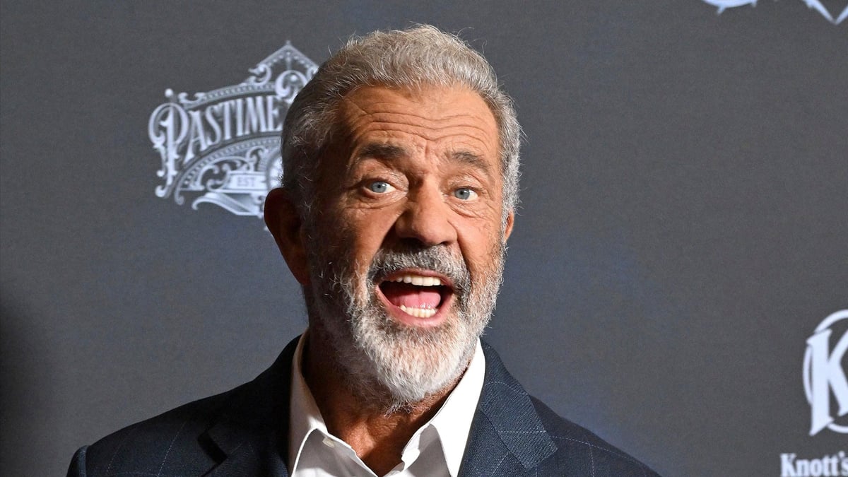 California Star Mel Gibson Blasted for Appearing to Mock ASL Interpreter as Viral Video Divides Viewers: ‘This Is Despicable!’