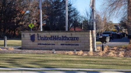 Greedy Insurance Executives Are Paying Minnesota Cops For Protection ‘They should not be doing side jobs for billionaires’