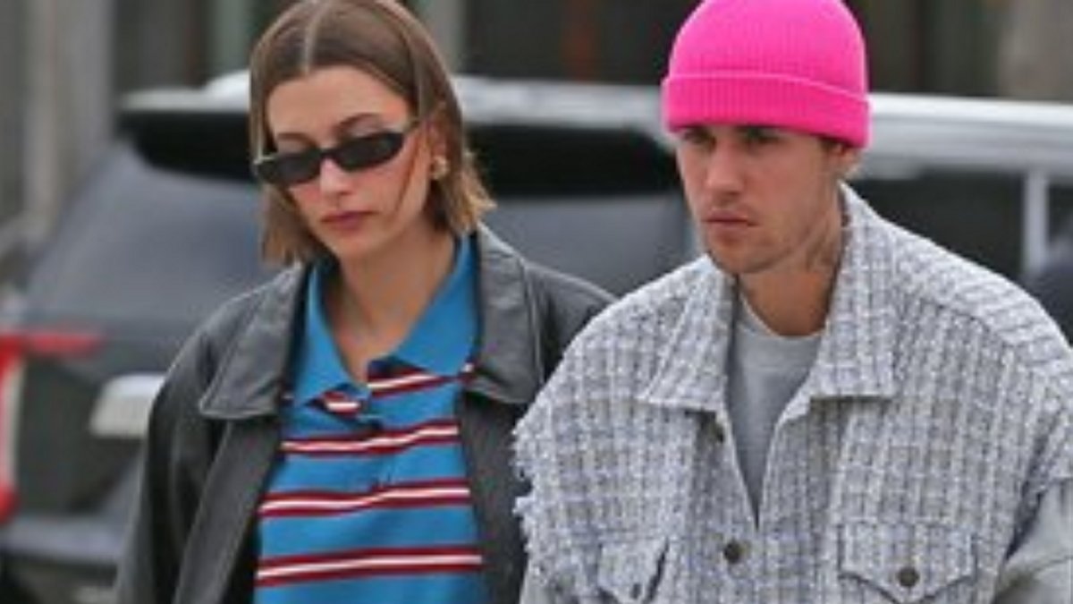 Hailey Bieber - Justin Bieber