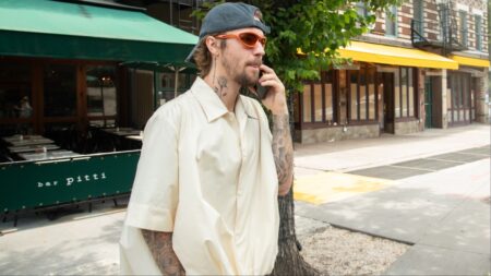 Justin Bieber leaves dinner