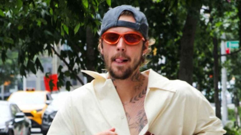 Justin Bieber Confronts Paparazzi In Palm Springs: ‘Why Are You Here?’ Justin Bieber paparazzi photo