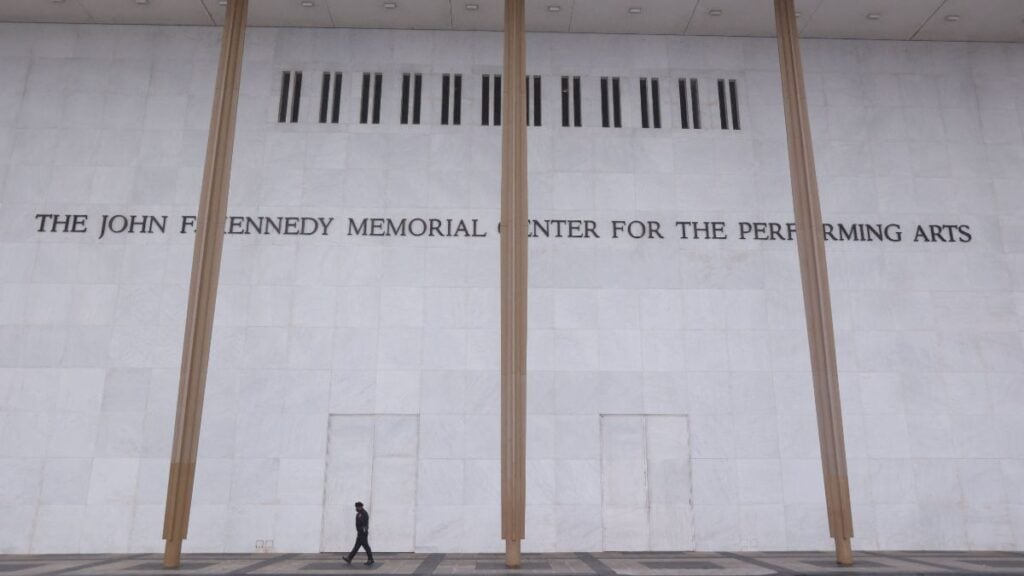 Washington Singer Told ‘Don’t Be Gullible’ After Questioning Trump-Appointed Kennedy Center’s Interim Director About DEI The main hall of the John F. Kennedy Center for the Performing Arts in Washington, DC