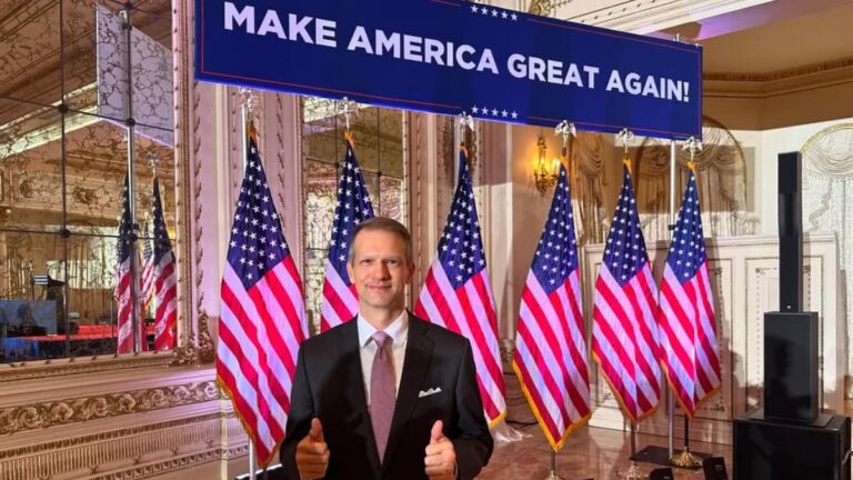 A picture of West Virginia politician.