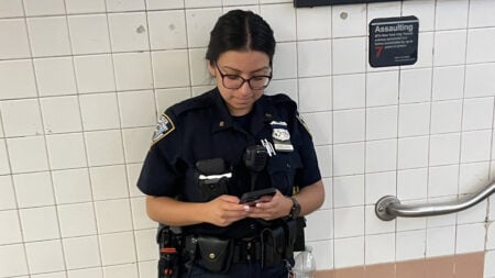 New York Snaps Cops on Phones After Mayor’s Call: ‘They’re either Playing Candy Crush or Pokemon Go’ New York Snaps Cops on Phones After Mayor’s Call: ‘They’re either Playing Candy Crush or Pokemon Go'