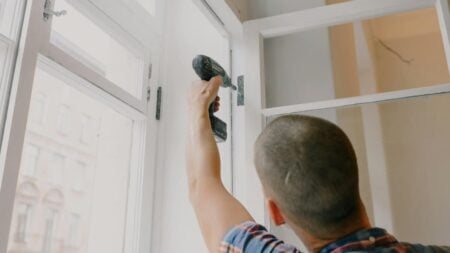 A picture of a window worker in relation to the California window worker.