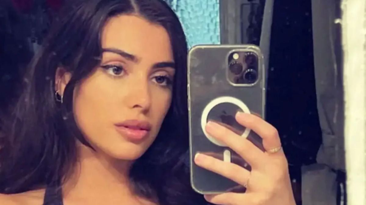 Bianca Censori selfie