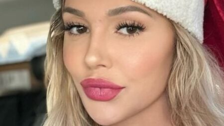 Brandi Glanville selfie