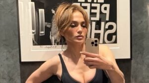 Jennifer Lopez Bashed for Making An ‘Embarrassment of Herself’ During New York Hotel Exit: ‘I Did the Same at Home Depot’ Jennifer Lopez selfie