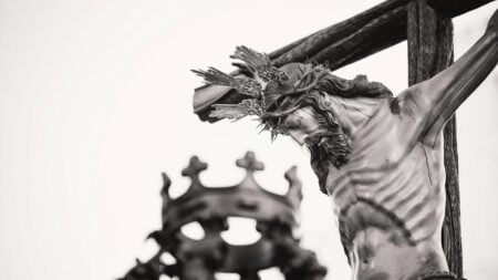 Wyoming Artist Confronted Over Art After Client Discovers They’re Not Christian, ‘I Do Artwork for Everyone’ jesus christ on the cross