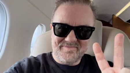 Ricky Gervais selfie