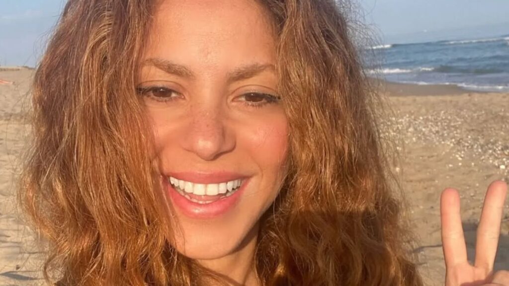 Shakira selfie