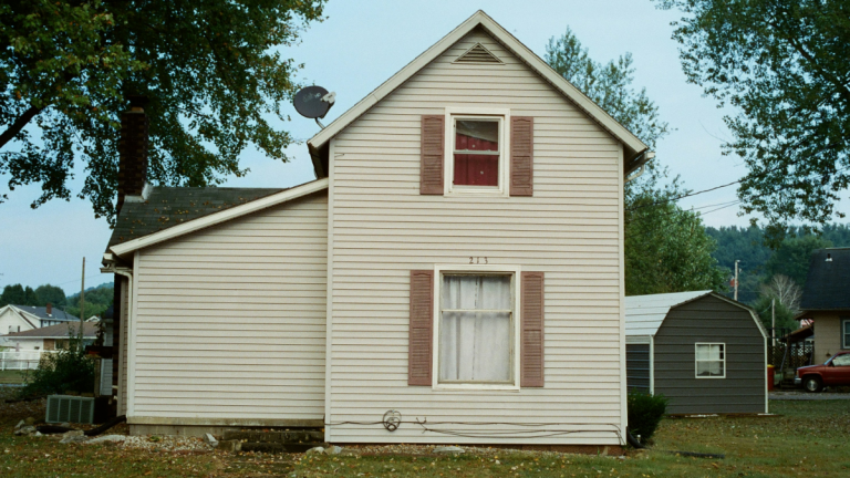 Scammer Illinois Homeowner Refuses To Leave House After Selling, Calls Police on Buyers When They Try To Enter: ‘You Must Evict Them ASAP’ Illinois Homeowner Refuses to Leave House After Selling, Calls Police on Buyers