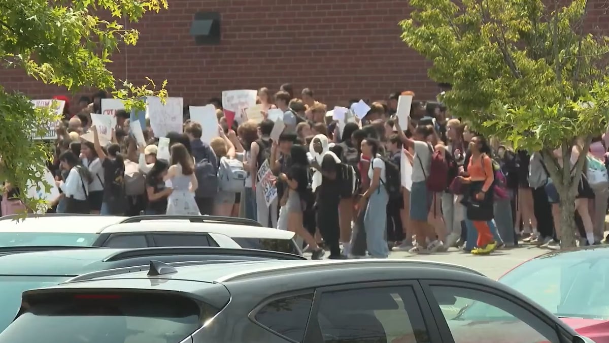 Maryland High School Students Rally After ICE Deports Fellow Teen: ‘These Teenagers Have More Morals’