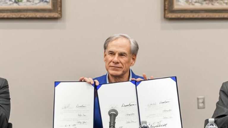 Texas Moves to Mandate ICE Partnerships for All Sheriffs Across the States: ‘This Is Going to Get Uglier’ Texas Moves to Mandate ICE Partnerships for All Sheriffs Across the States: ‘This Is Going to Get Uglier'