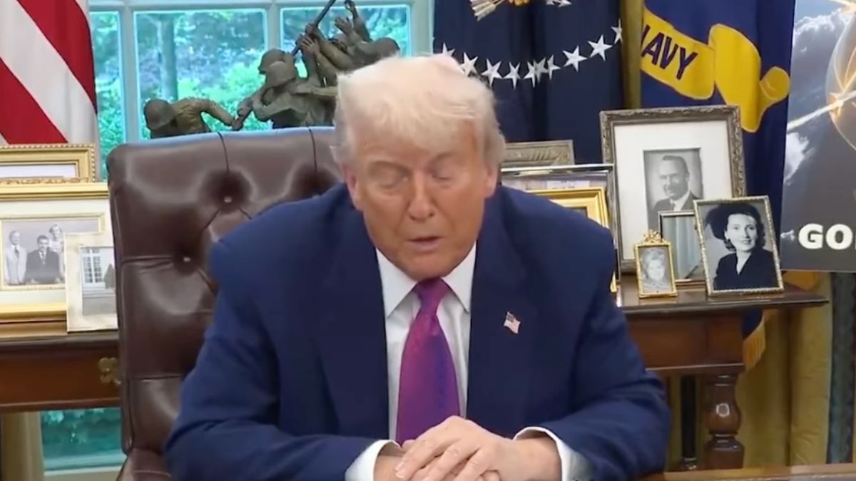 Donald Trump in Oval Office