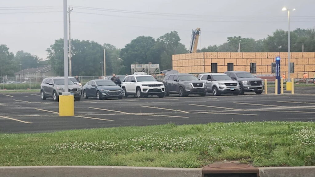 Aggressive ICE Agents Are Preparing to Storm Illinois As they Gather Forces Nearby ‘Be ready to repel these losers’