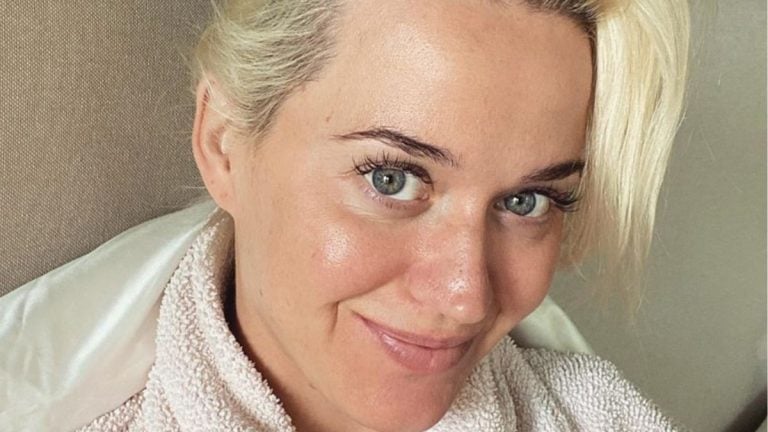 ‘Oddball’ Katy Perry Emerges In Wild Outfit: ‘Get The Tranquilizer Gun’ Katy Perry selfie