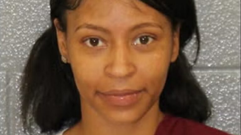 Mom starts fight in school