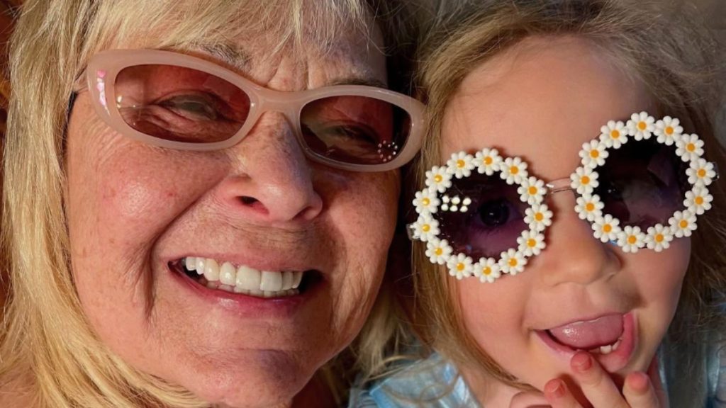Roseanne Barr takes selfie with family member