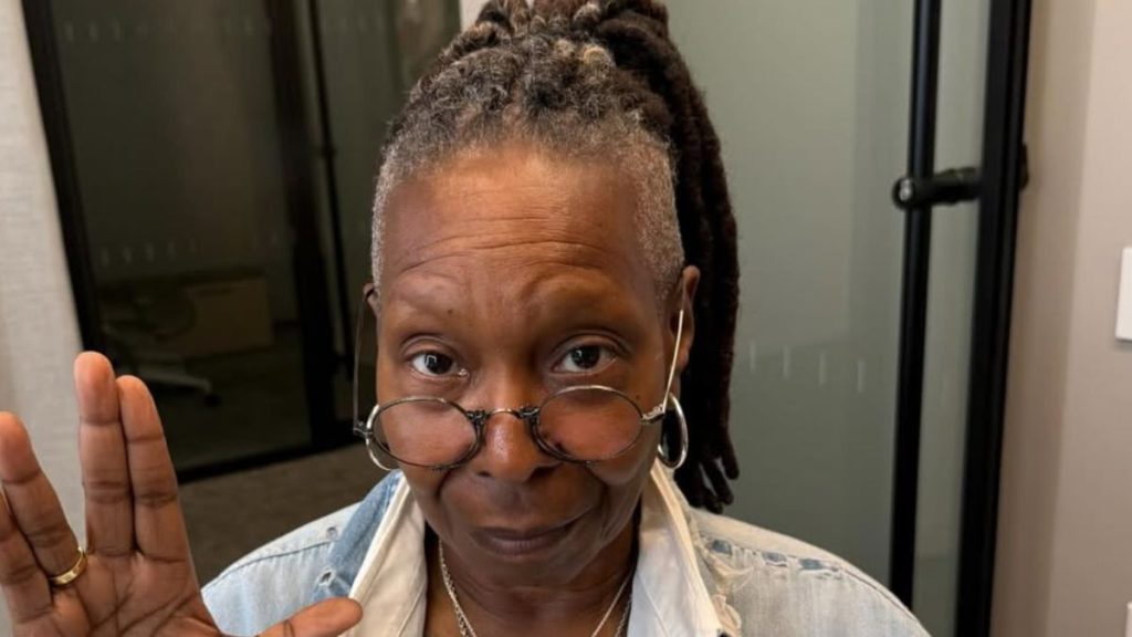 Whoopi Goldberg selfie