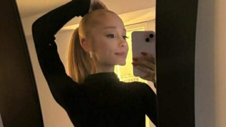 Ariana Grande Instagram Selfie