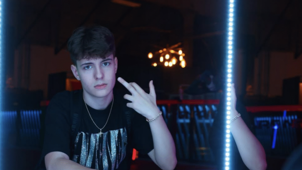 Connecticut Twitch Streamer Bans 15-Year-Old for Donating $36,000: ‘Who Gave That Child So Much Money To Spend Wthhh 😭’ Connecticut Twitch Streamer Bans 14-Year-Old for Donating Over $36,000