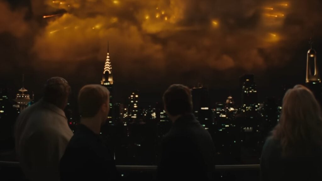 The Fantastic Four watching the arrival of Silver Surfer