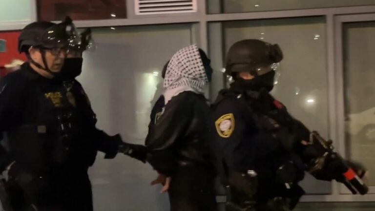 Heavily Armed Oregon ICE Agents Spend Holiday Weekend Doing Illegal Raids ‘They are fascists’