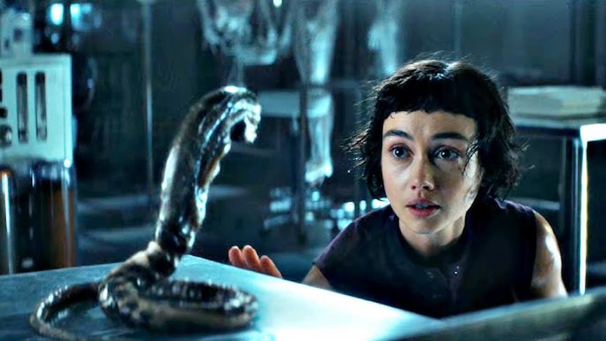 Alien: Earth - Wendy communicating with xenomorph