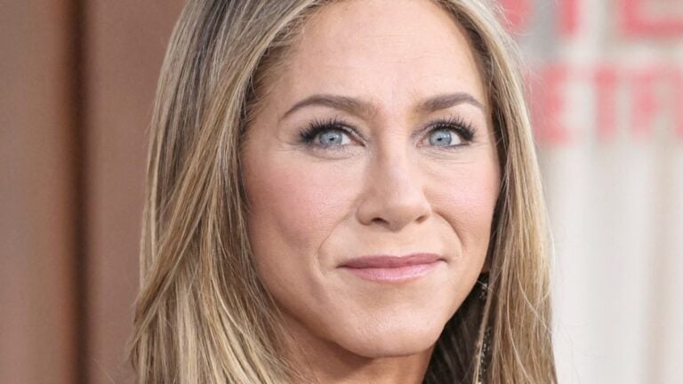 Jennifer Aniston close up